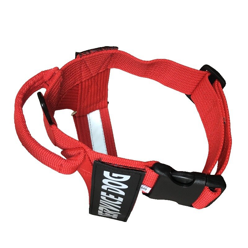Harnais-gilet rouge ajustable pour chien, sangles croisées et marquage « SERVICE DOG »