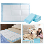 Tapis absorbants pour chien bleu clair, rectangulaires, lot empilé et emballage visible