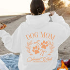 Sweat à capuche femme blanc, grand imprimé « Dog Mom » avec motif pattes au dos